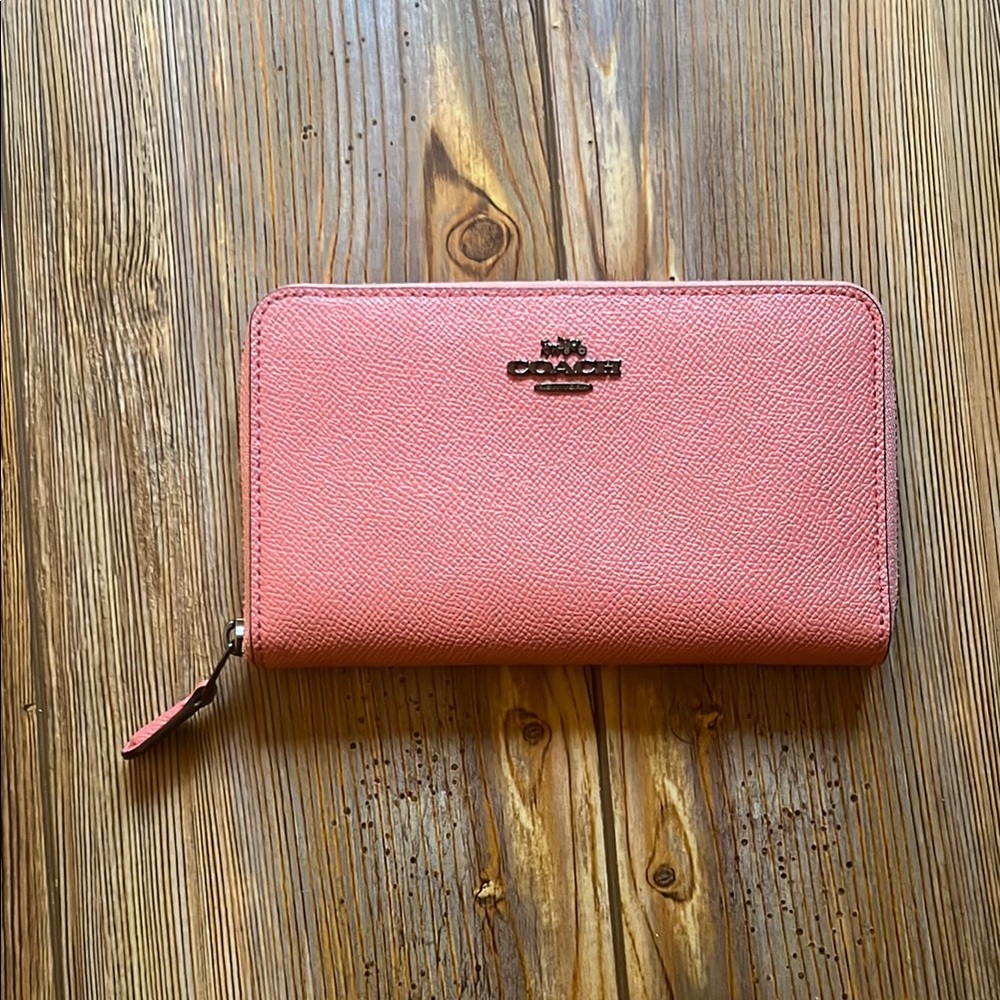 Coach Medium Continental wallet